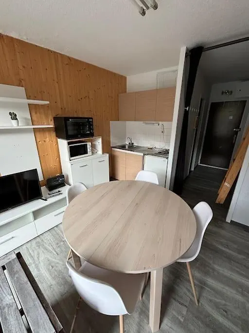 Beau Studio 5 Places A Club Engaly II Le Plan  아파트